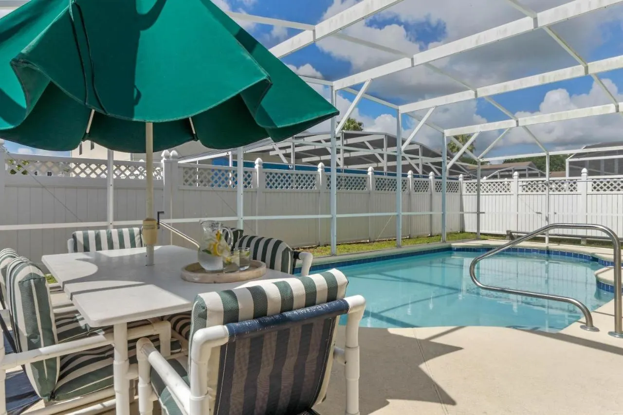 Holiday home Hampton Lakes Retreat Four Corners